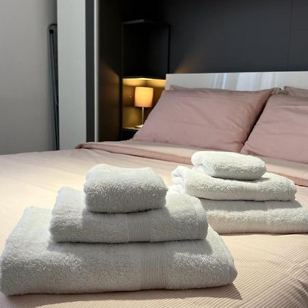 Apartmán Rafael Milano - 10 Min From Linate Airport, Centrale Fs, Ospedale San Raffaele Exteriér fotografie