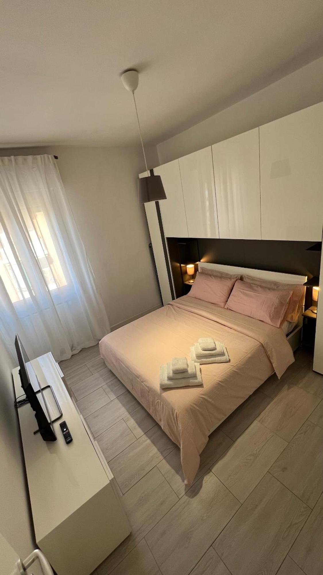 Apartmán Rafael Milano - 10 Min From Linate Airport, Centrale Fs, Ospedale San Raffaele Exteriér fotografie