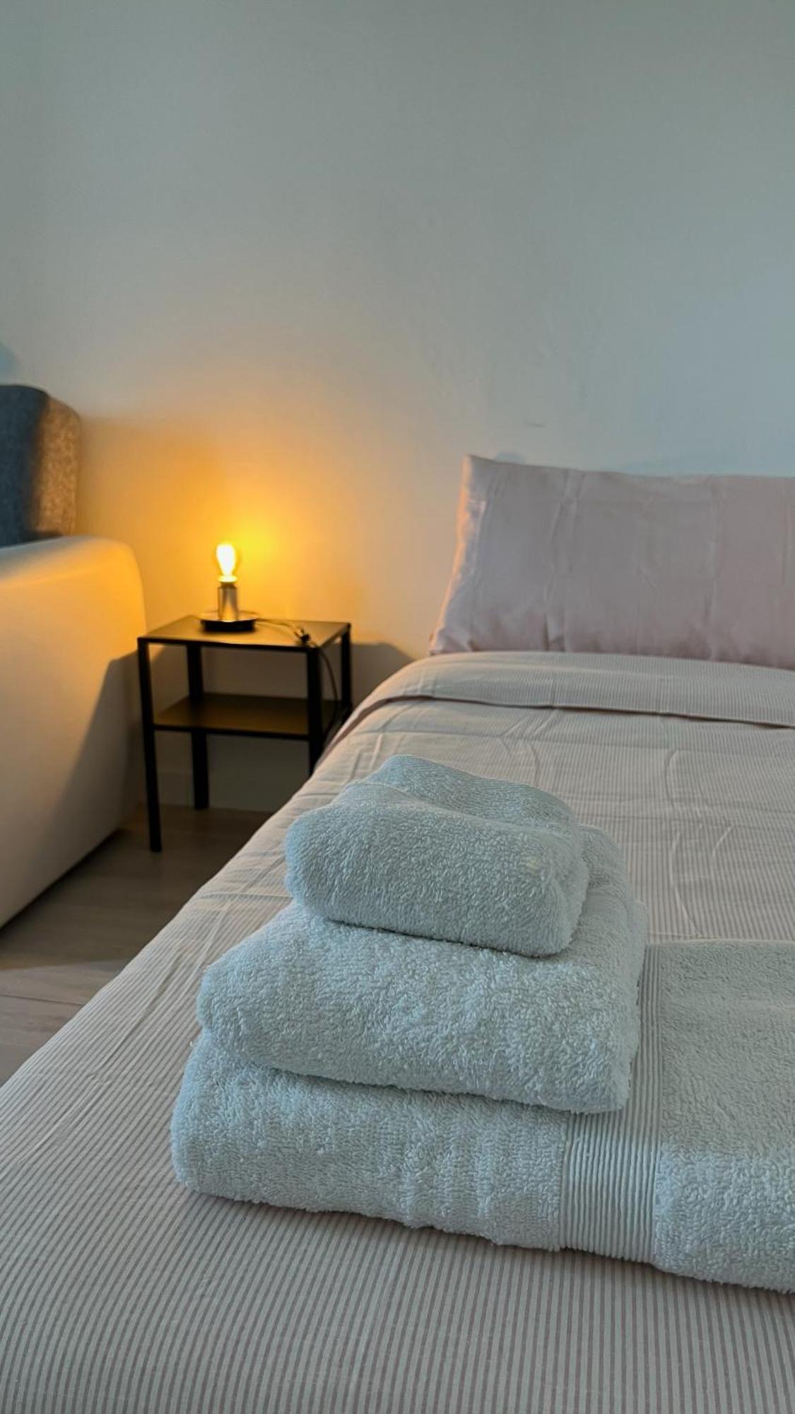 Apartmán Rafael Milano - 10 Min From Linate Airport, Centrale Fs, Ospedale San Raffaele Exteriér fotografie