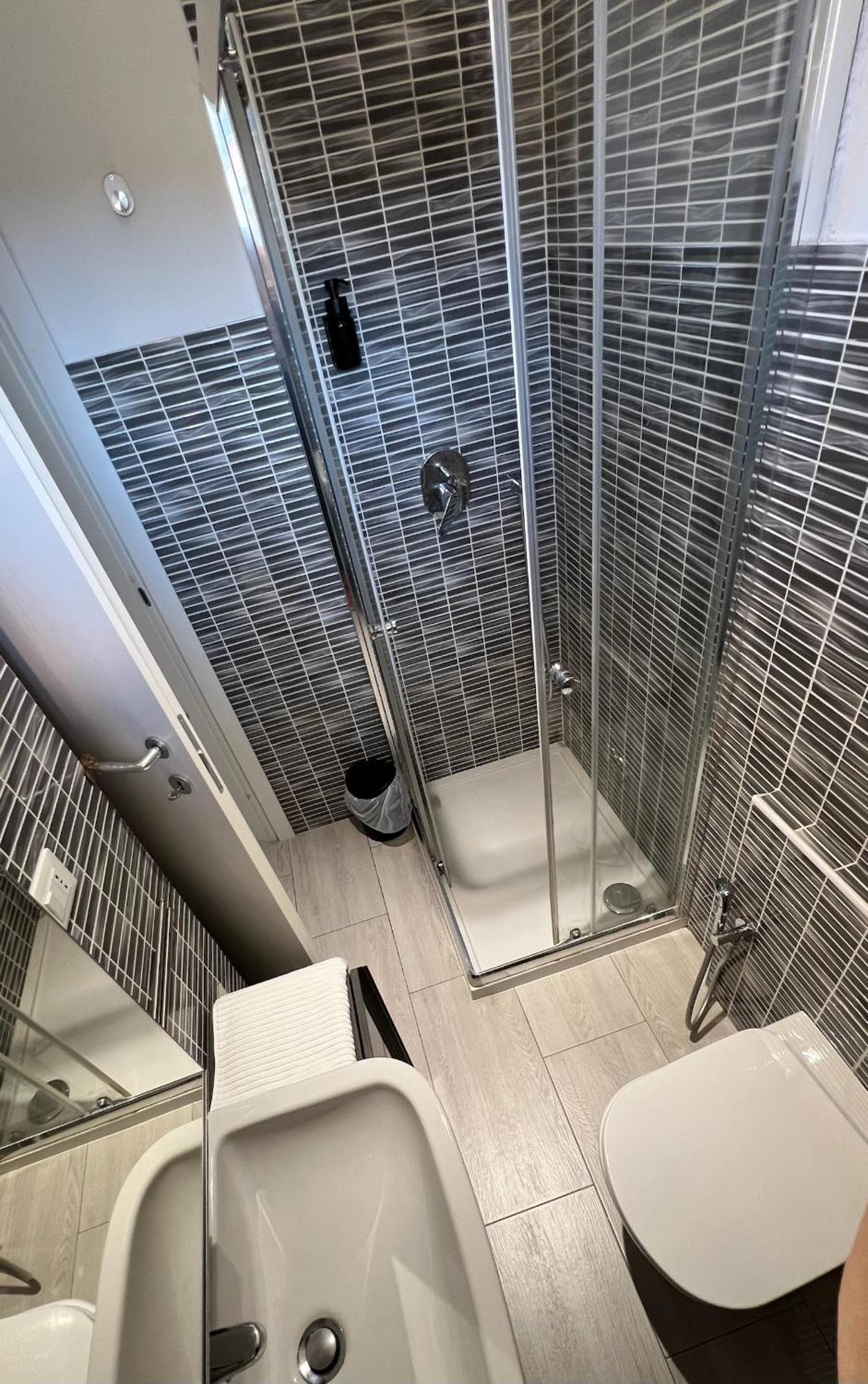 Apartmán Rafael Milano - 10 Min From Linate Airport, Centrale Fs, Ospedale San Raffaele Exteriér fotografie